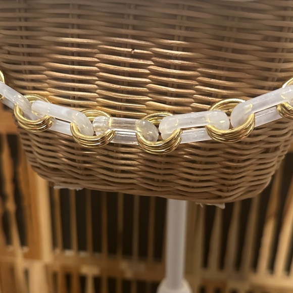 Tommy Bahama White Wicker Crossbody Bag with Gold Chain Accent - Picture 6 of 10